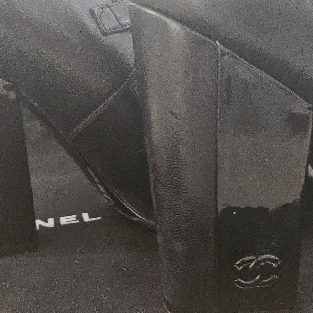 CHANEL Black Leather & Patent Cap Toe CC Mary Janes - Picture 2 of 4